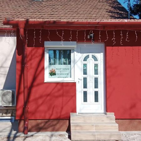 Отель Erdi Muskatlis Vendeghaz Экстерьер фото